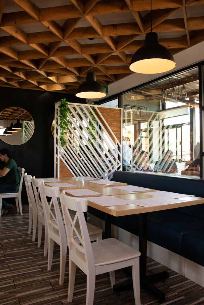 Interior del restaurante El Ciclo en Tecate